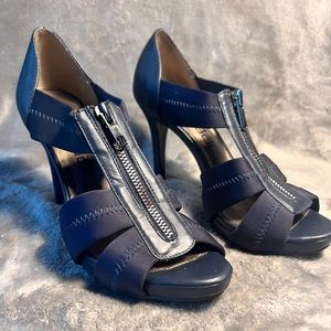 Moda Navy Heels with Zipper Front